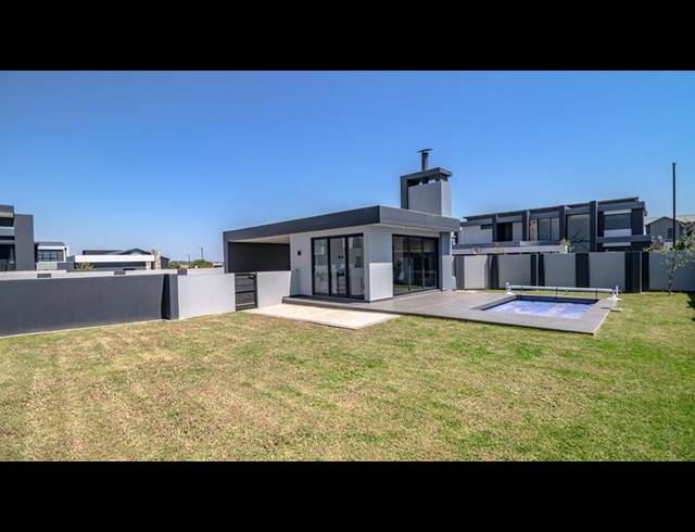 4 BEDROOM HOUSE FOR SALE IN MIDSTREAM HEIGHTS